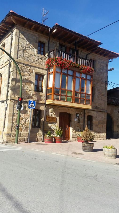 Gasthaus El Cuartelillo Viejo Polientes Exterior foto