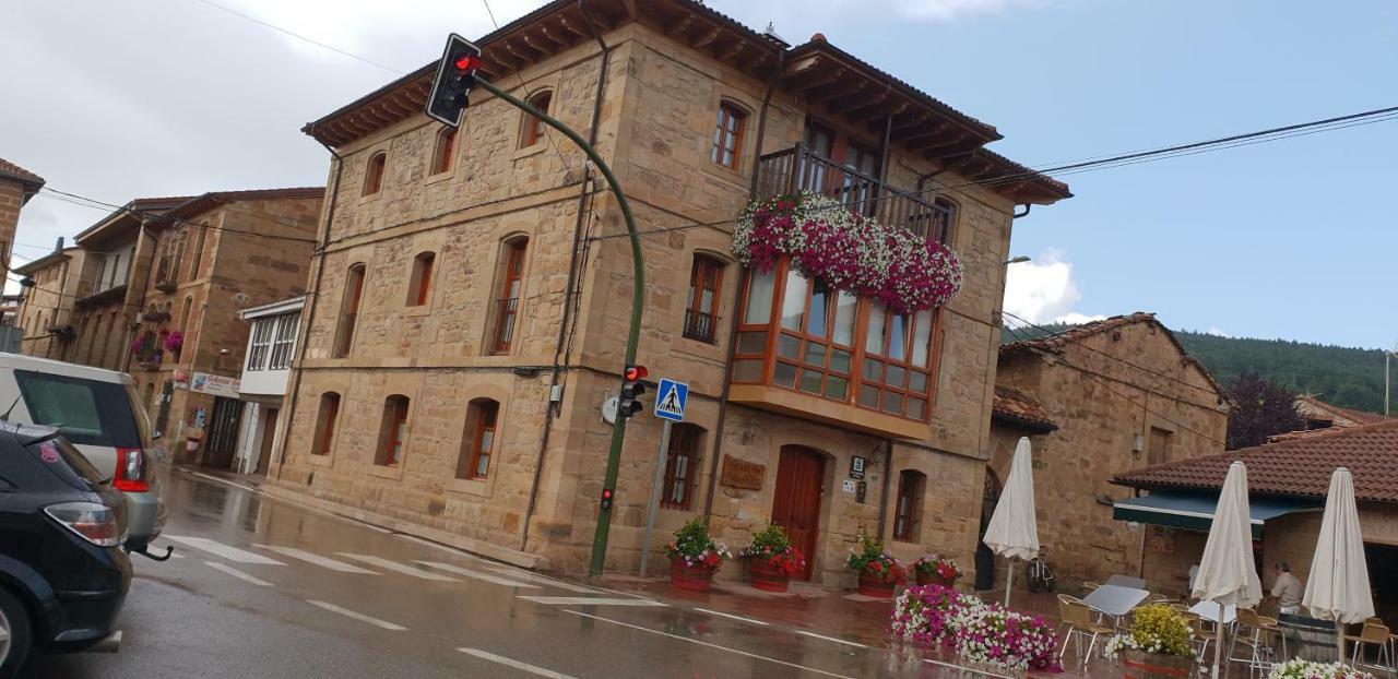 Gasthaus El Cuartelillo Viejo Polientes Exterior foto